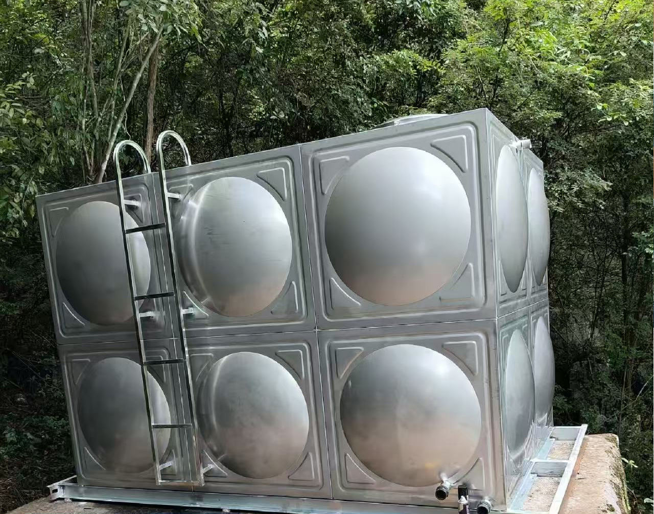 荔波甲良猪龙洞-12吨方形冷水箱