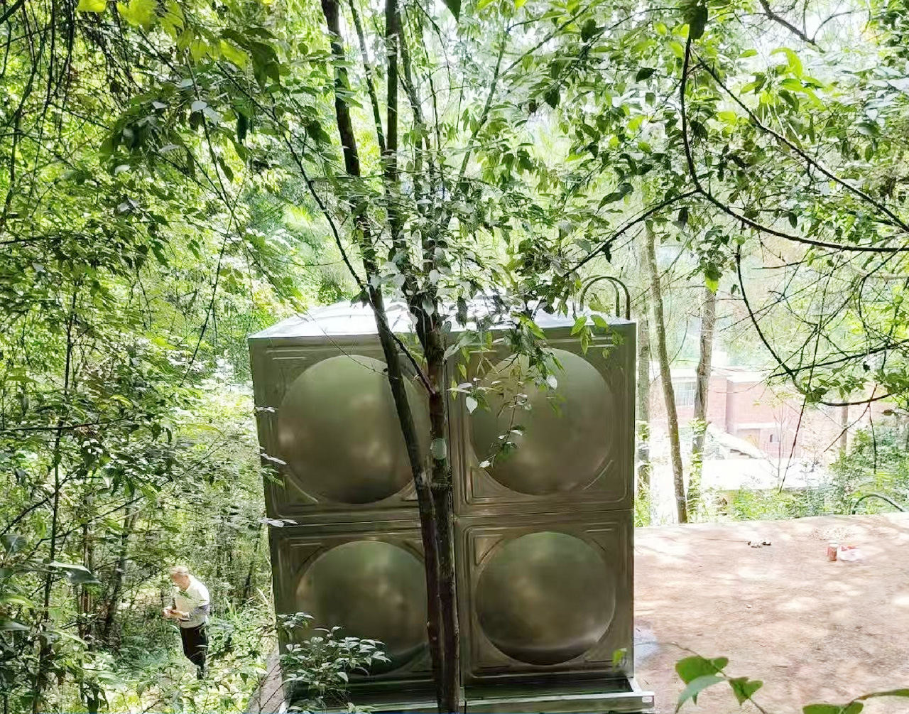 荔波甲良猪龙洞-12吨方形冷水箱