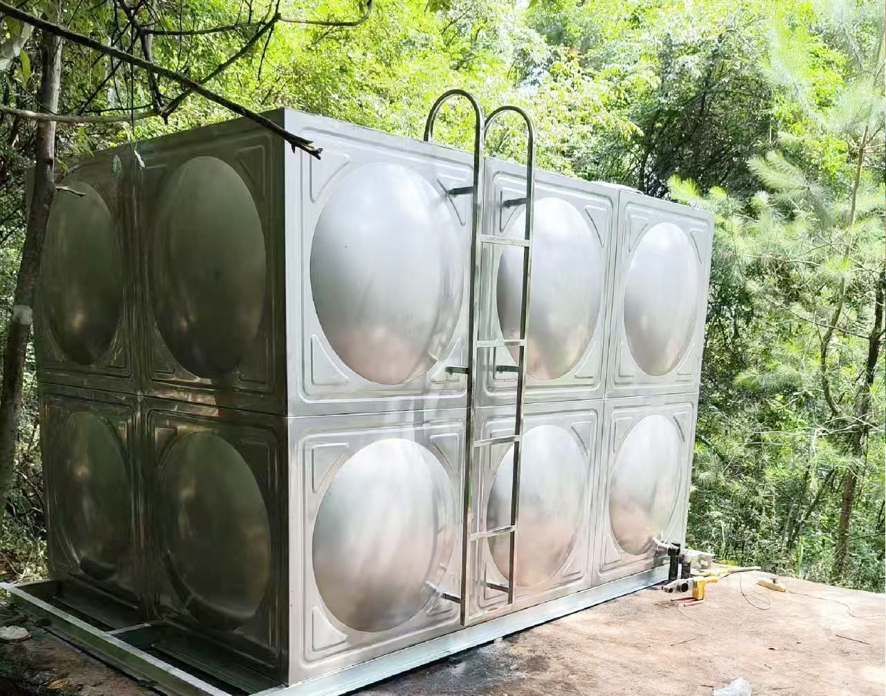 荔波甲良猪龙洞-12吨方形冷水箱