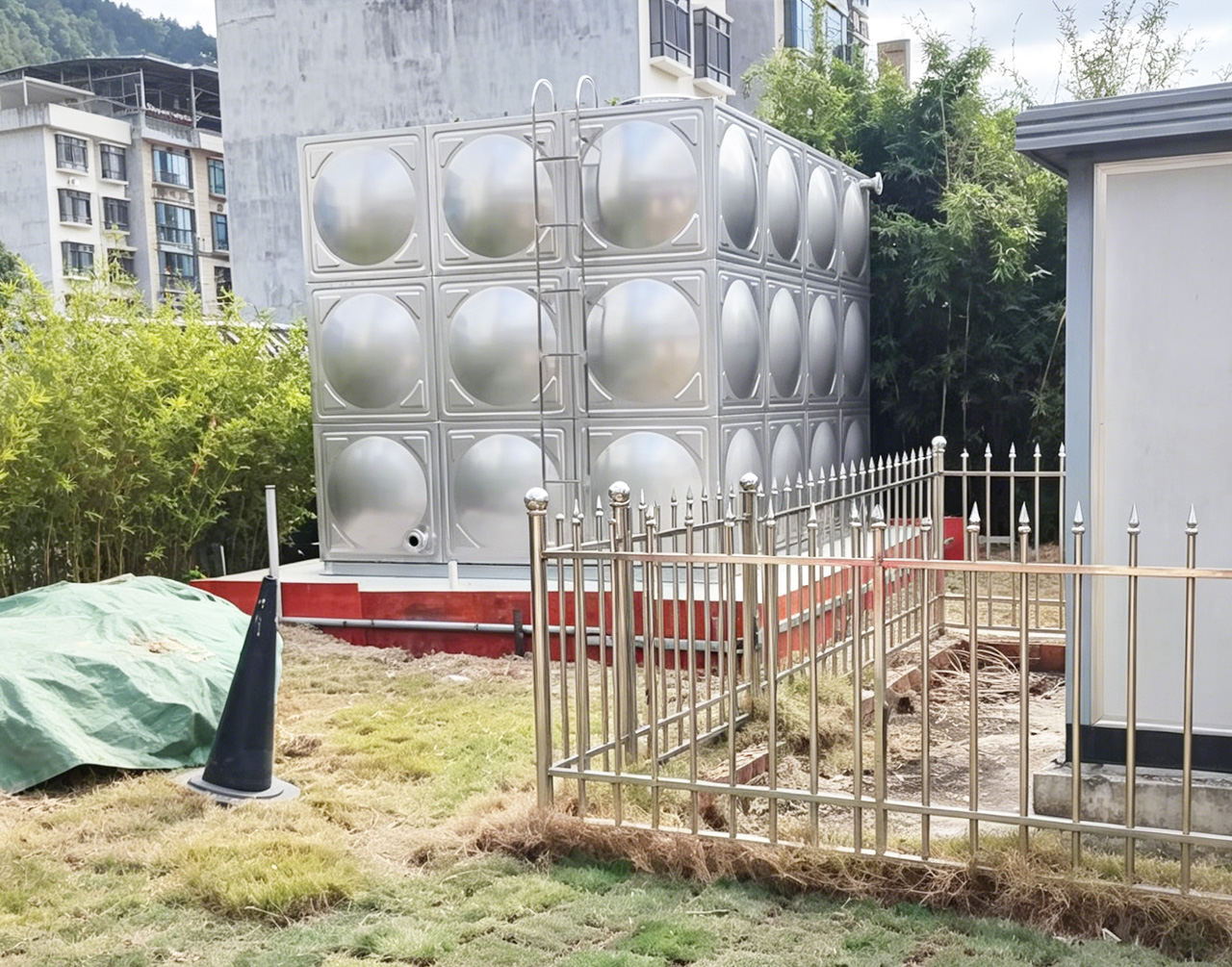 南丹高速公路36吨方形冷水箱